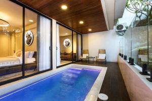 Kolam renang di atau di dekat Alex Villas Complex N4