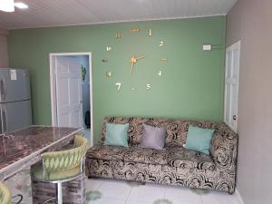 Istumisnurk majutusasutuses Breadfruit lodge
