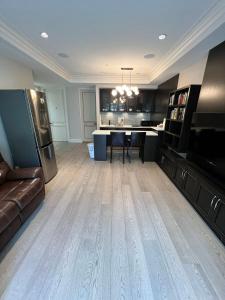 Kuchyň nebo kuchyňský kout v ubytování Private Rooms in Vancouver West