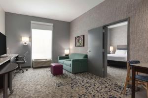 Postel nebo postele na pokoji v ubytování Home2Suites by Hilton Florence