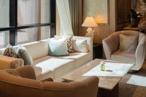 Istumisnurk majutusasutuses Waldorf Astoria Doha West Bay