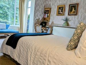 Postel nebo postele na pokoji v ubytování Super sunny studio with own terrace & parking