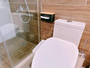 Koupelna v ubytování Gardenstay + 37 fotografií