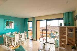Posezení v ubytování Lucky Thirteen - Apartment with Ocean View