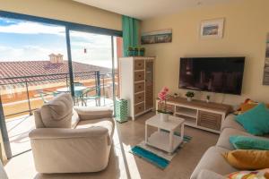 Posezení v ubytování Lucky Thirteen - Apartment with Ocean View