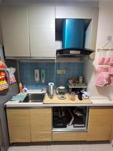 Feng3 Girls Hostel的厨房或小厨房