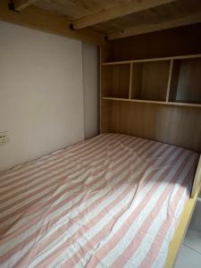 Feng3 Girls Hostel客房内的一张或多张床位