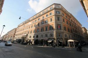 ローマにあるナツィオナーレ フラットのギャラリーの写真