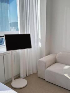 NEW Remodeling Hongdae House電視和／或娛樂中心