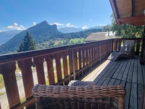 Imagine din galeria proprietății Chalet de charme -vue magnifique în Chamoson