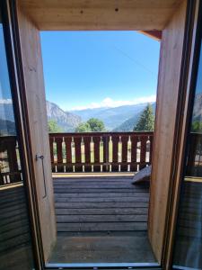 Imagine din galeria proprietății Chalet de charme -vue magnifique în Chamoson