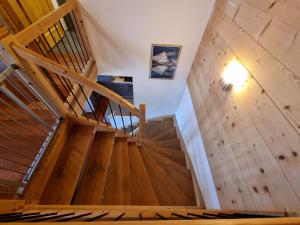 Imagine din galeria proprietății Chalet de charme -vue magnifique în Chamoson