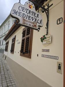 Certifikát, hodnocení, plakát nebo jiný dokument vystavený v ubytování Cetatea Medievala
