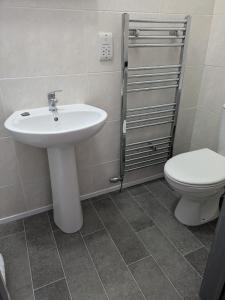 Koupelna v ubytování Llangollen Hostel Private Guest Rooms-Self Catering-Family Friendly