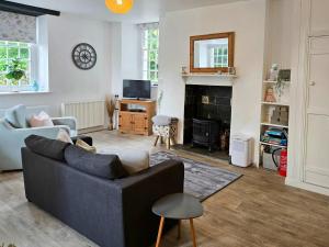 Posezení v ubytování The Cornish Nook Beautiful Grade 2 Listed Building In Cornwall By STAE-Homes