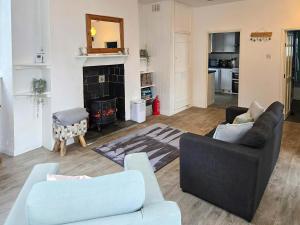 Kuchyň nebo kuchyňský kout v ubytování The Cornish Nook Beautiful Grade 2 Listed Building In Cornwall By STAE-Homes + 15 fotografií