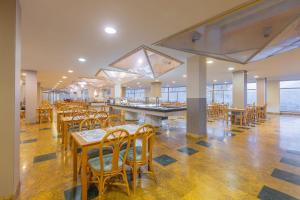 Un restaurante o sitio para comer en Moon Dreams Roquetas