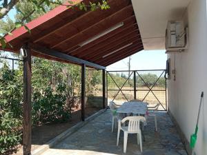 Balkón alebo terasa v ubytovaní Private two-floor holiday house in Leptokaria
