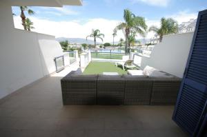 Balkon lub taras w obiekcie Livingtarifa Apartamento La Marea