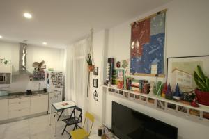 Kuchnia lub aneks kuchenny w obiekcie Livingtarifa Apartamento La Palmera