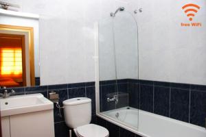 Kúpeľňa v ubytovaní Livingtarifa Apartamento La Duna
