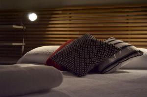 Łóżko lub łóżka w pokoju w obiekcie Livingtarifa Apartamento Anhelo