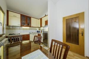 Kuchyň nebo kuchyňský kout v ubytování House Rafaeli