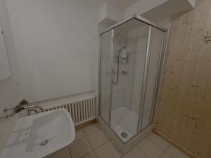 Un baño de Hotel Le Chaudron Ski In Ski Out