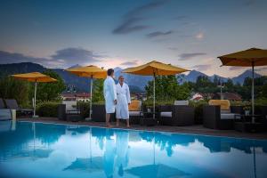 Der Swimmingpool an oder in der Nähe von Hotel Sommer-Haus am See
