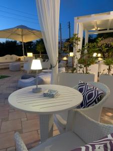 A seating area at Bettola del Re home boutique b&b