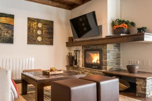 A television and/or entertainment centre at Colomers by Totiaran
