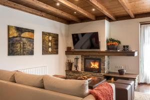 A television and/or entertainment centre at Colomers by Totiaran