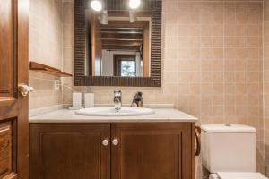 A bathroom at Colomers by Totiaran