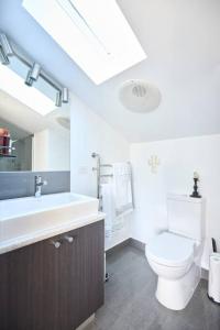 Ένα μπάνιο στο Beach Loft - on the Esplanade