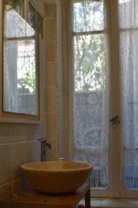 Vannituba majutusasutuses Chambre Bugrane