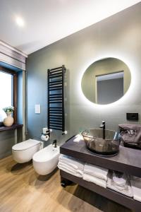 MH SUITES Plebiscito的一间浴室