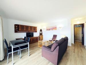 Posezení v ubytování AA Guest - Romantica Front Sea Views Eco Apartment