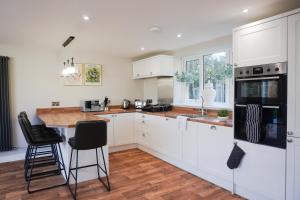 Kuchyň nebo kuchyňský kout v ubytování Cornerways - Scarborough + 39 fotografií