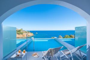 Bazén v ubytovaní Peninsula Resort & Spa alebo v jeho blízkosti