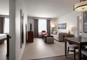 Homewood Suites by Hilton Shreveport Bossier City, LA的休息区