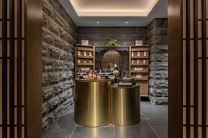 Lounge nebo bar v ubytování Radisson Blu Hotel & Spa, Nashik