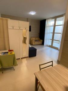 Η κουζίνα ή μικρή κουζίνα στο Loft Blu +23 φωτογραφίες