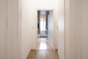 维也纳Amazing 2BR Shared Apt Only 7 Min to Wiener Stadthalle的相册照片