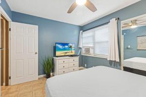 Charming Tropical Kihei Gardens 2-Bed Suite - New客房内的一张或多张床位