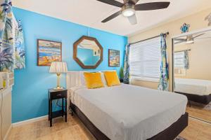 Charming Tropical Kihei Gardens 2-Bed Suite - New客房内的一张或多张床位