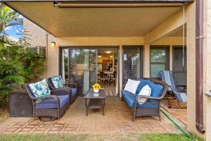 Charming Tropical Kihei Gardens 2-Bed Suite - New的休息区