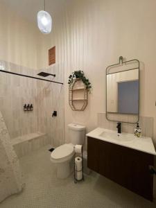 Ένα μπάνιο στο Chic and classic apartment in Santurce Apt 5