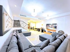 Elegant 3-Bedroom Villa in JVC - Dubai - Ideal for Modern Lifestyles - by Alphatel Vacations
