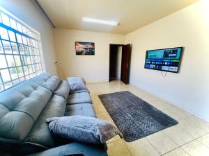 Χώρος καθιστικού στο Casa Vintage 4 Quartos, Gramado frente e fundos , Roupas de cama completo , 5 Garagens