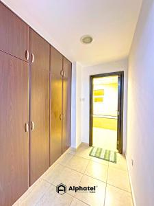迪拜Stylish 3-bedroom plus Maid room - Villa in JVC - Dubai的相册照片